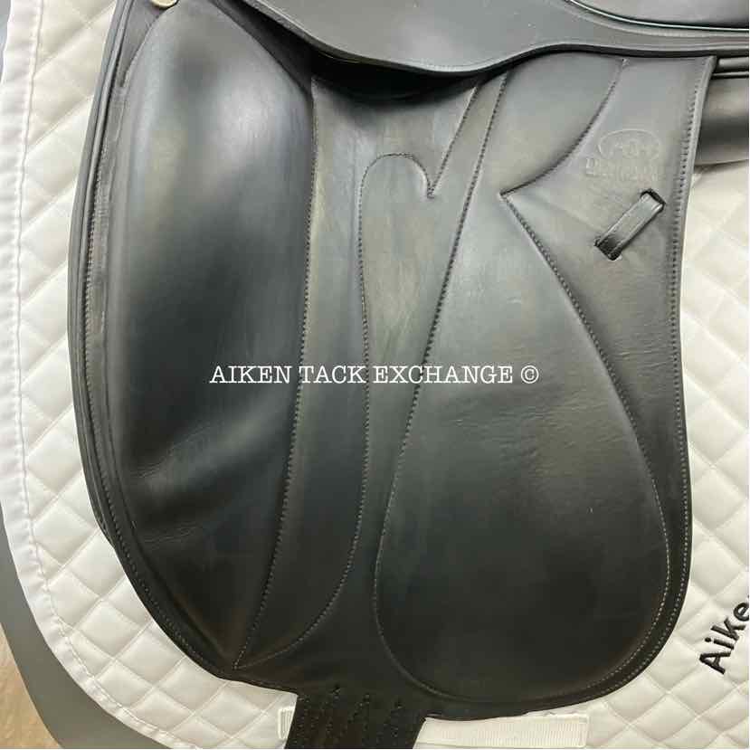2013 Devoucoux Makila Monoflap Dressage Saddle, 18" Seat, 3A Flap, Medium Wide Tree, Foam Panels, Full Buffalo Leather