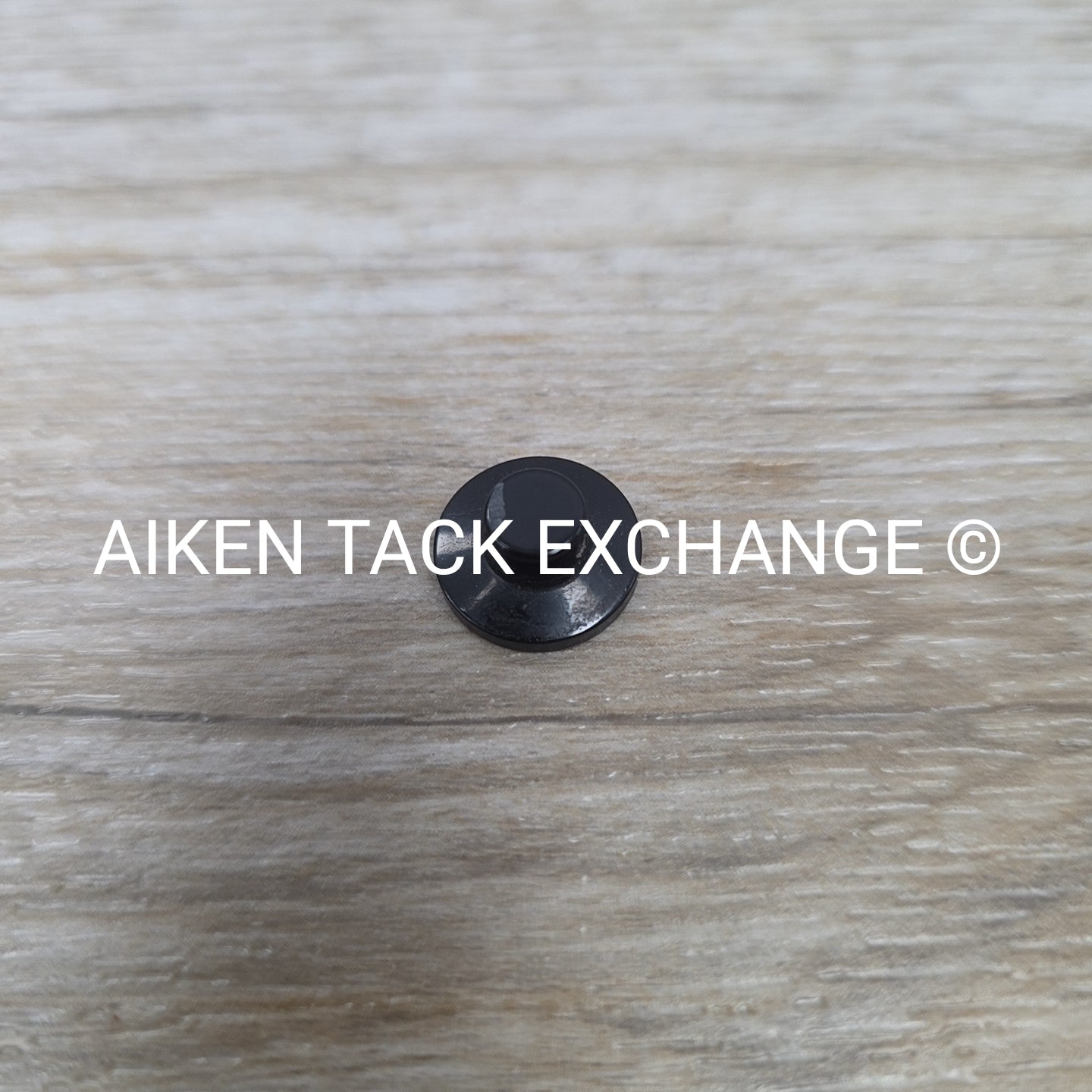 Camden Hunt Button, Small