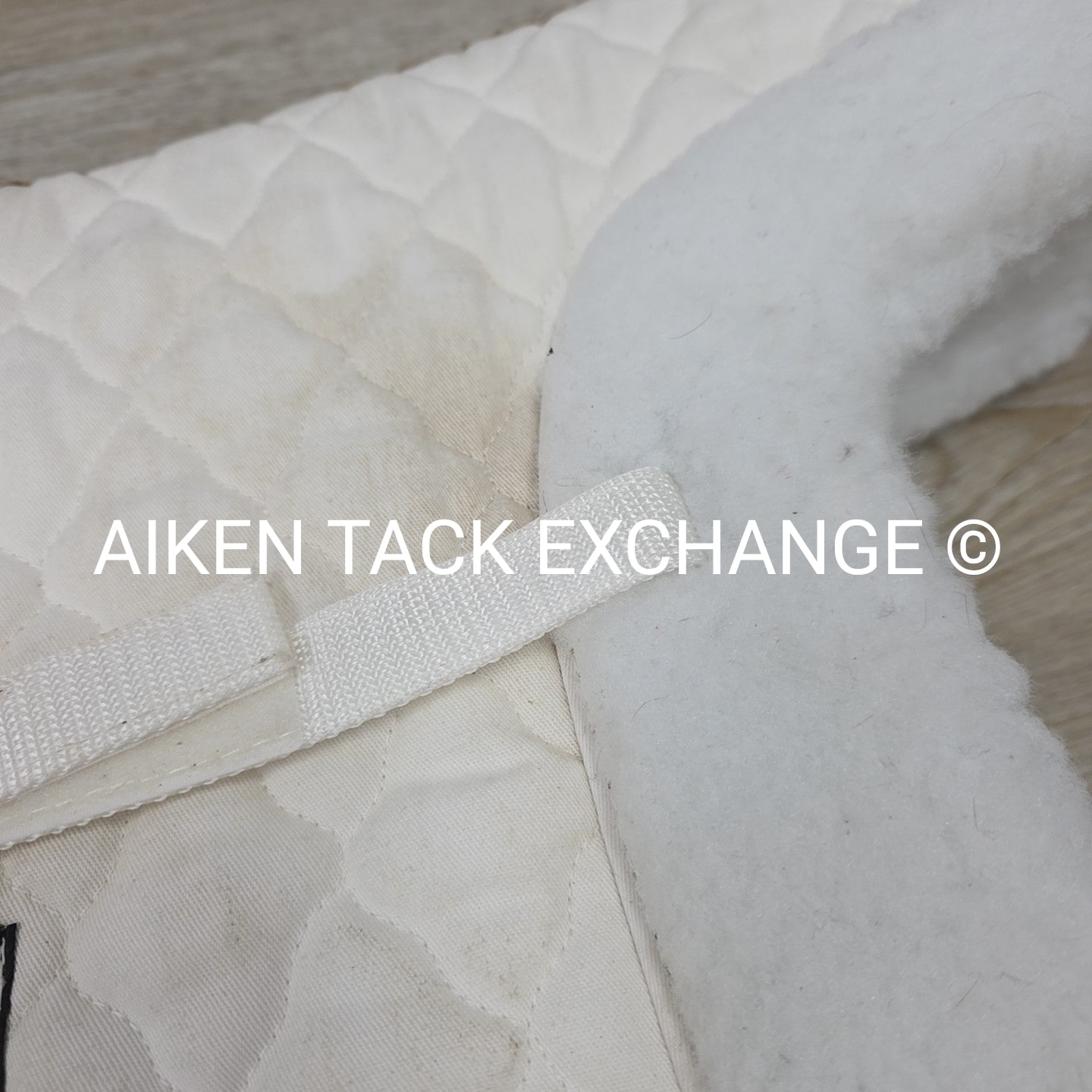 Toklat ProQuilt CC Fleece Show Pad with Joey Girth Slot, White, Size 17-17.5
