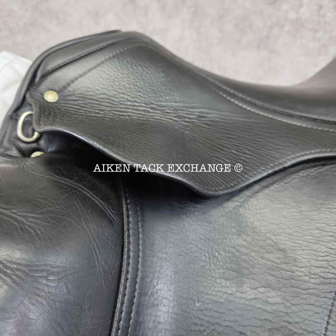 **SOLD** 2011 Schleese Triumph Dressage Saddle, 18" Seat, Adjustable AdapTree, Wool Flocked Panels