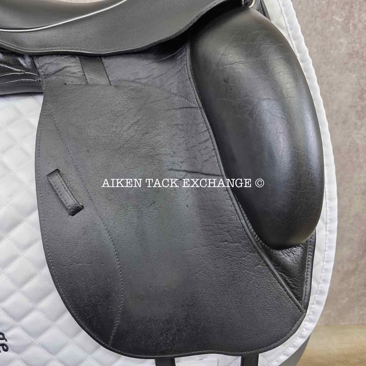 2015 Custom Saddlery Icon Flight Monoflap Dressage Saddle, 17.5" Seat, Adjustable Tree, Wool Flocked Hybrid Panels