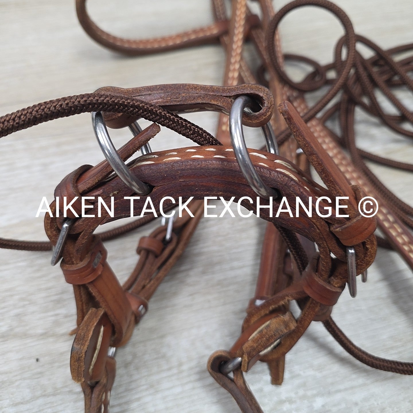 Kuda Saddlery Leather Bridle with Matching Bit Holder