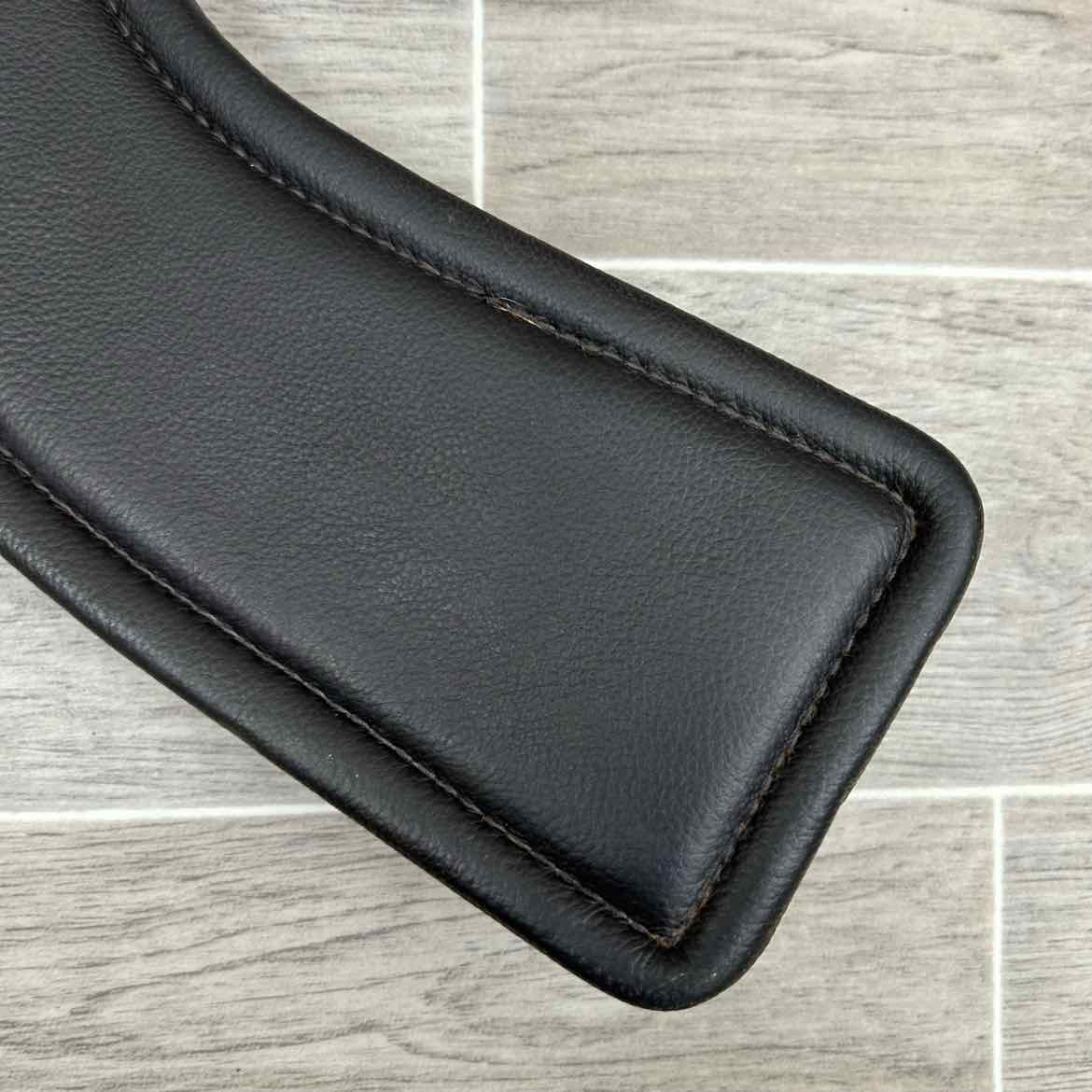 Total Saddle Fit StretchTec Shoulder Relief Dressage Girth with Leather Liner,