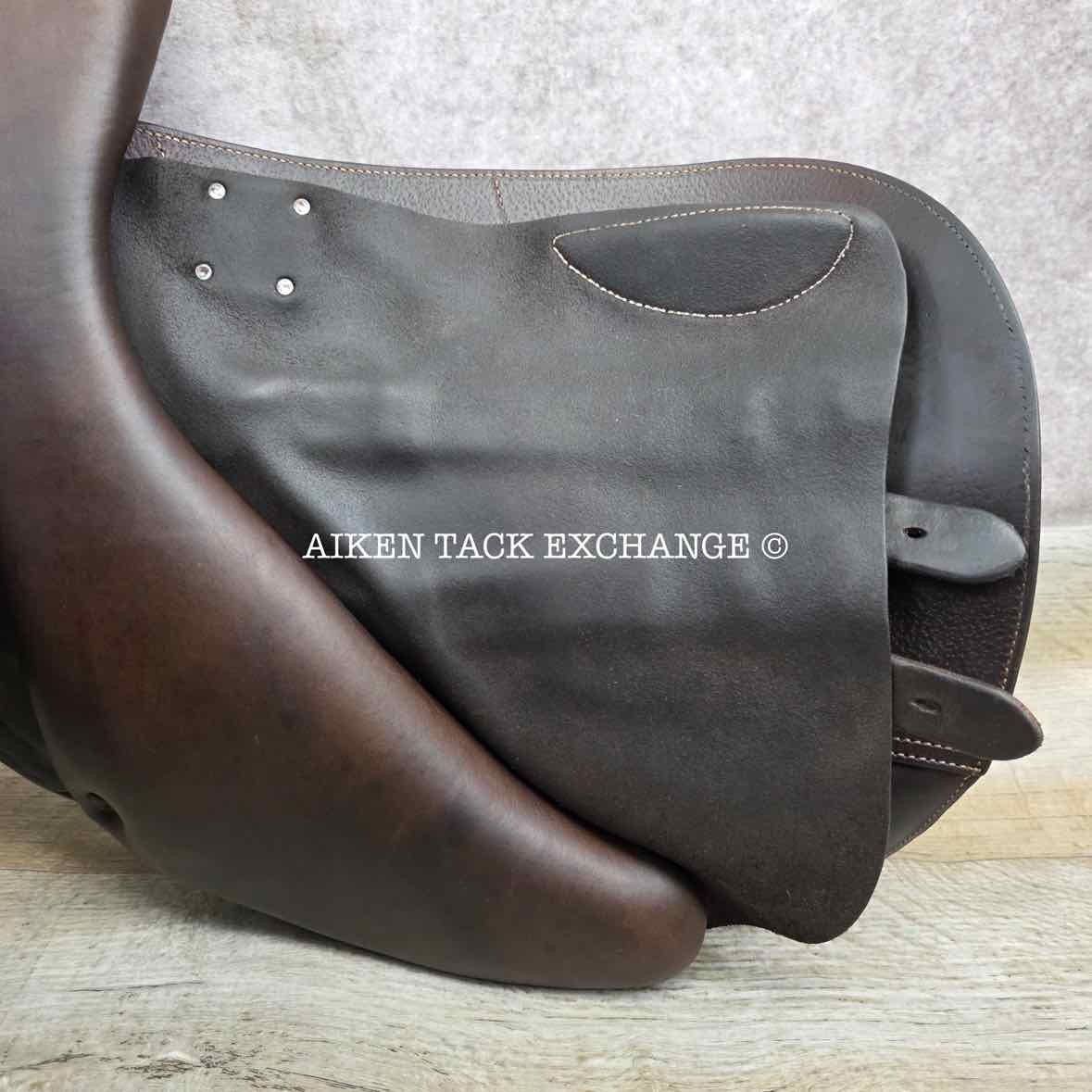 2019 Voltaire Blue Infinite Close Contact Jump Saddle, 17.5" Seat, 2A Flap, Medium Wide Tree, PRO Panels, Full Buffalo Leather