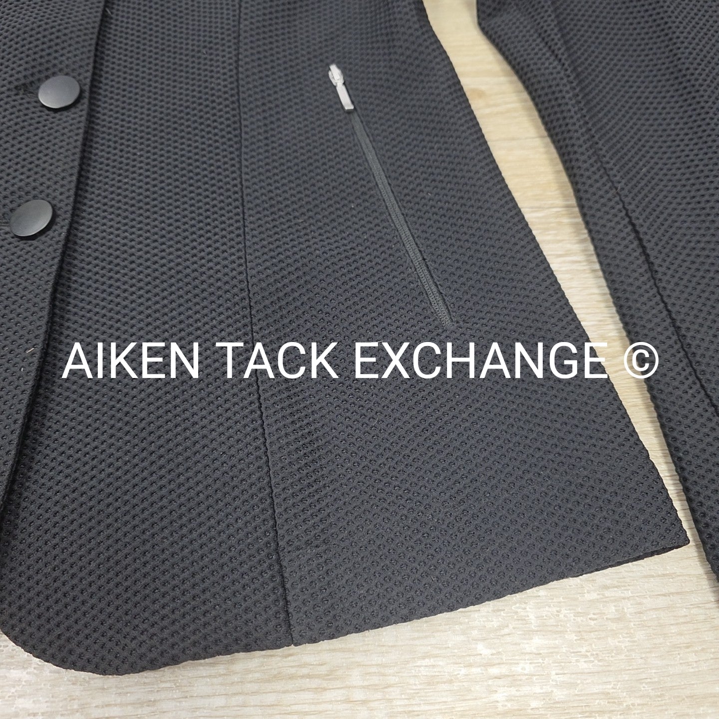 HR Mesh Show Coat, Size 6