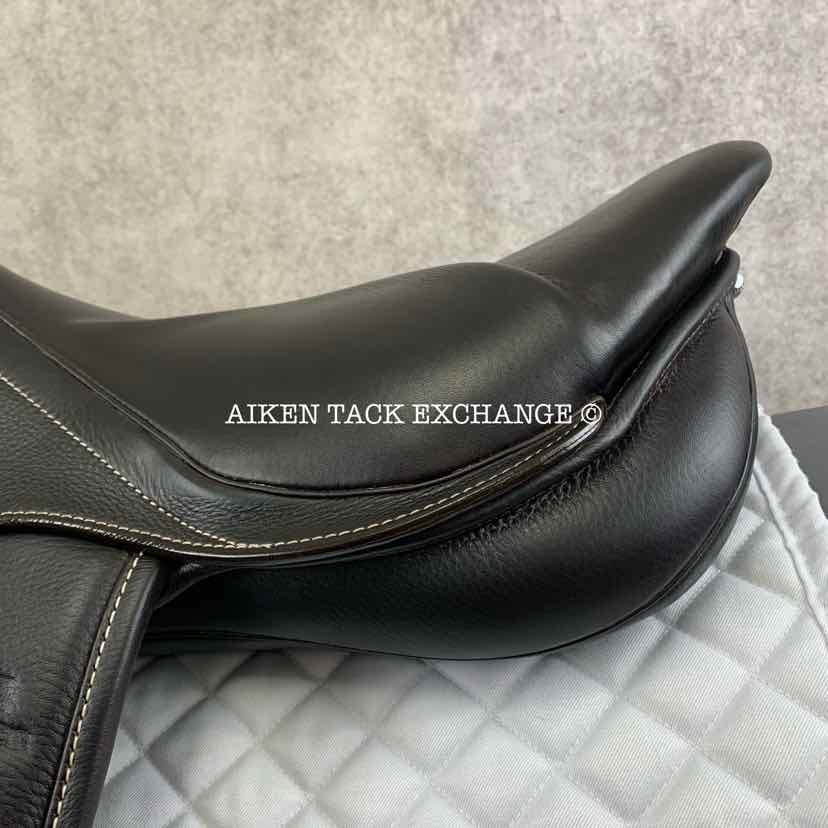 2021 Stubben Zaria Optimum Monoflap Jump Saddle, 17.5" Seat with Biomex, Short Flap, 27 cm Tree - Narrow, Wool Flocked Panels