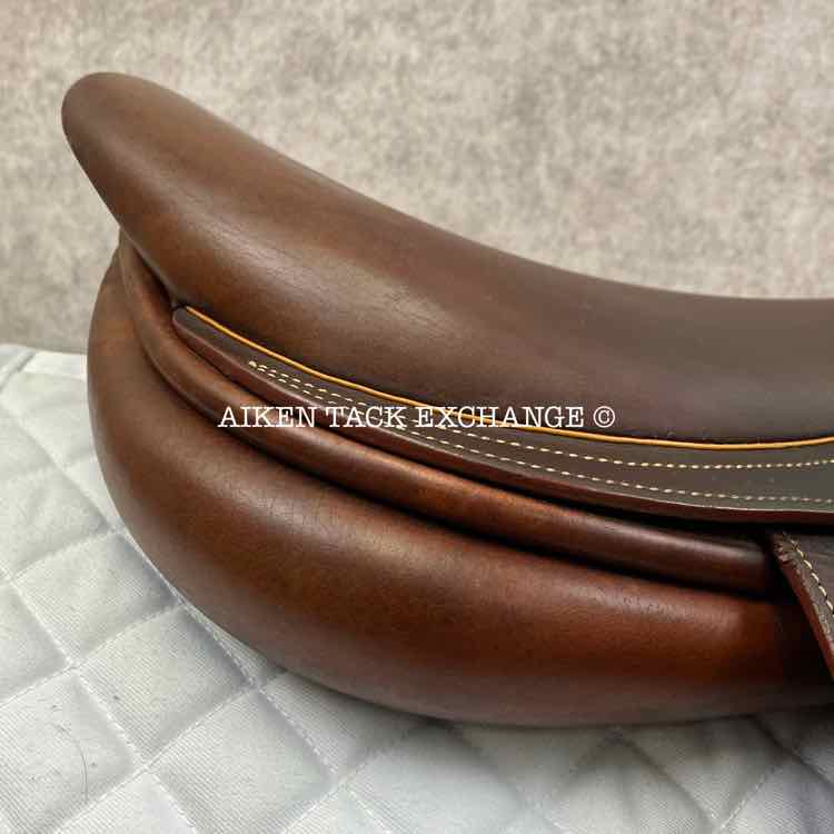 2002 Luc Childeric M Close Contact Jump Saddle, 17" Seat, 3 Flap, AO Tree - Medium Wide/Wide, Foam Panels