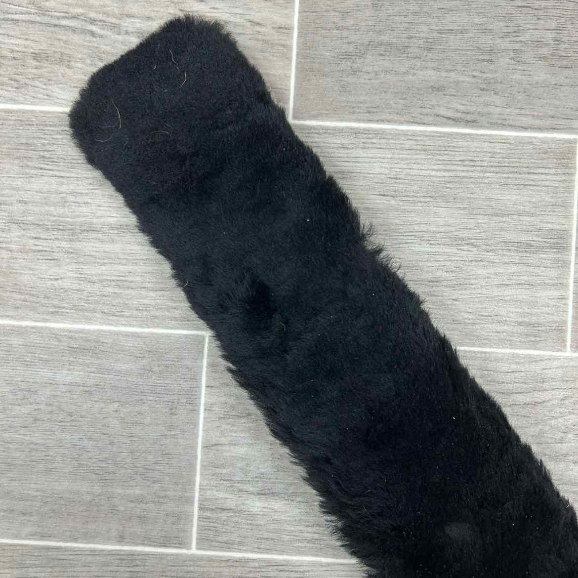 Schneiders Merino Sheepskin Bare Cribbing Collar Cover