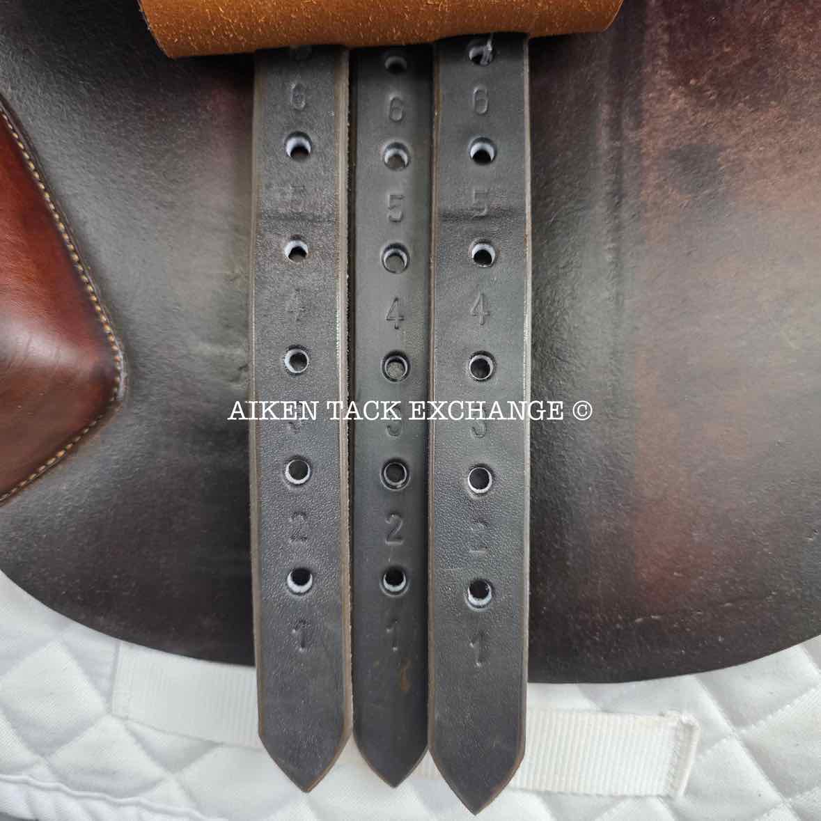 2003 Devoucoux Socoa Jump Saddle, 17" Seat, 2 Flap, Medium Wide Tree, Wool Flocked Panels