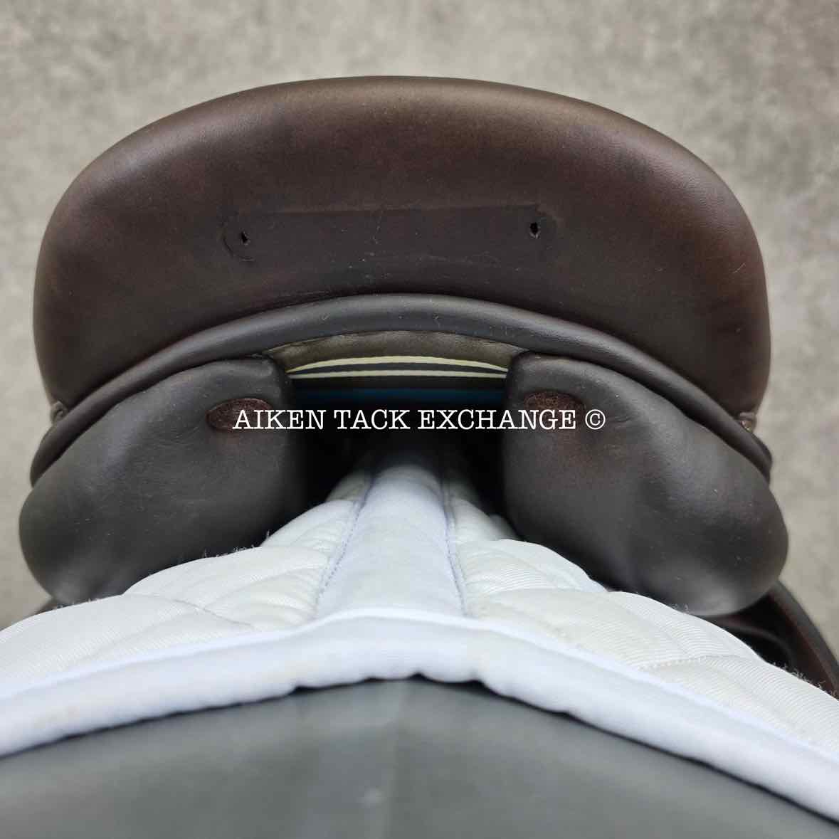 2022 Voltaire Welli Close Contact Jump Saddle, 15.5" Seat, 0A Flap, M/MW Tree, Foam FIN Panels