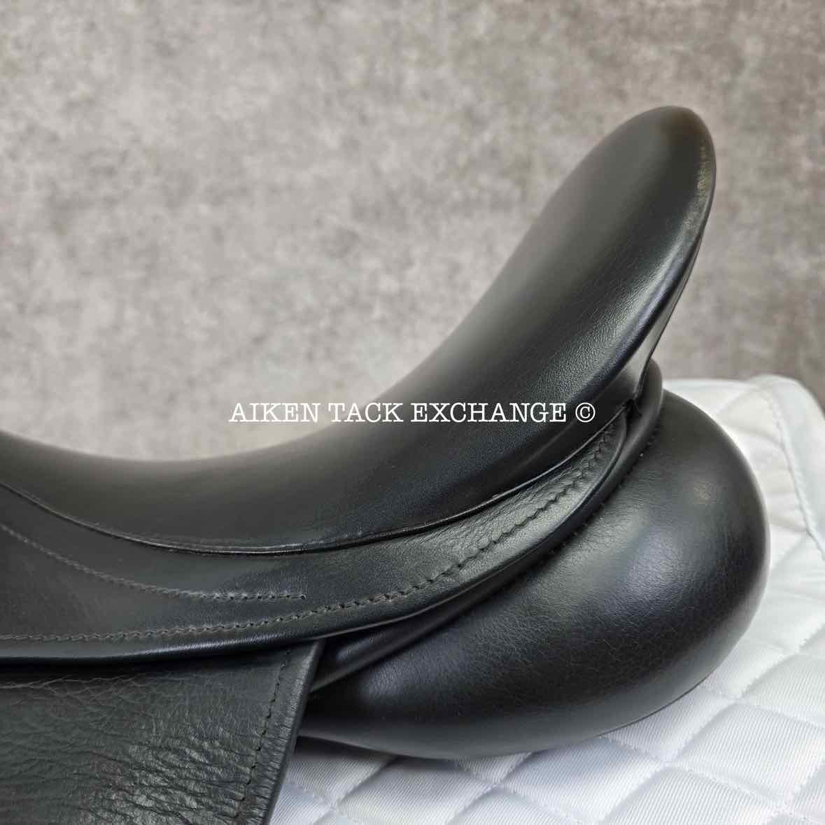 2015 County Perfection Dressage Saddle, 17.5" Seat, Medium Tree, Wool Flocked Panels
