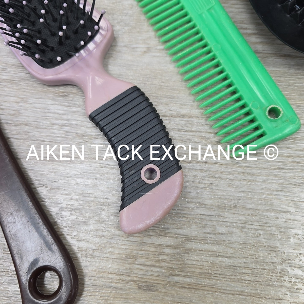 BARGAIN BUNDLE: 2 Combs, 1 Brush, & 1 Curry Comb