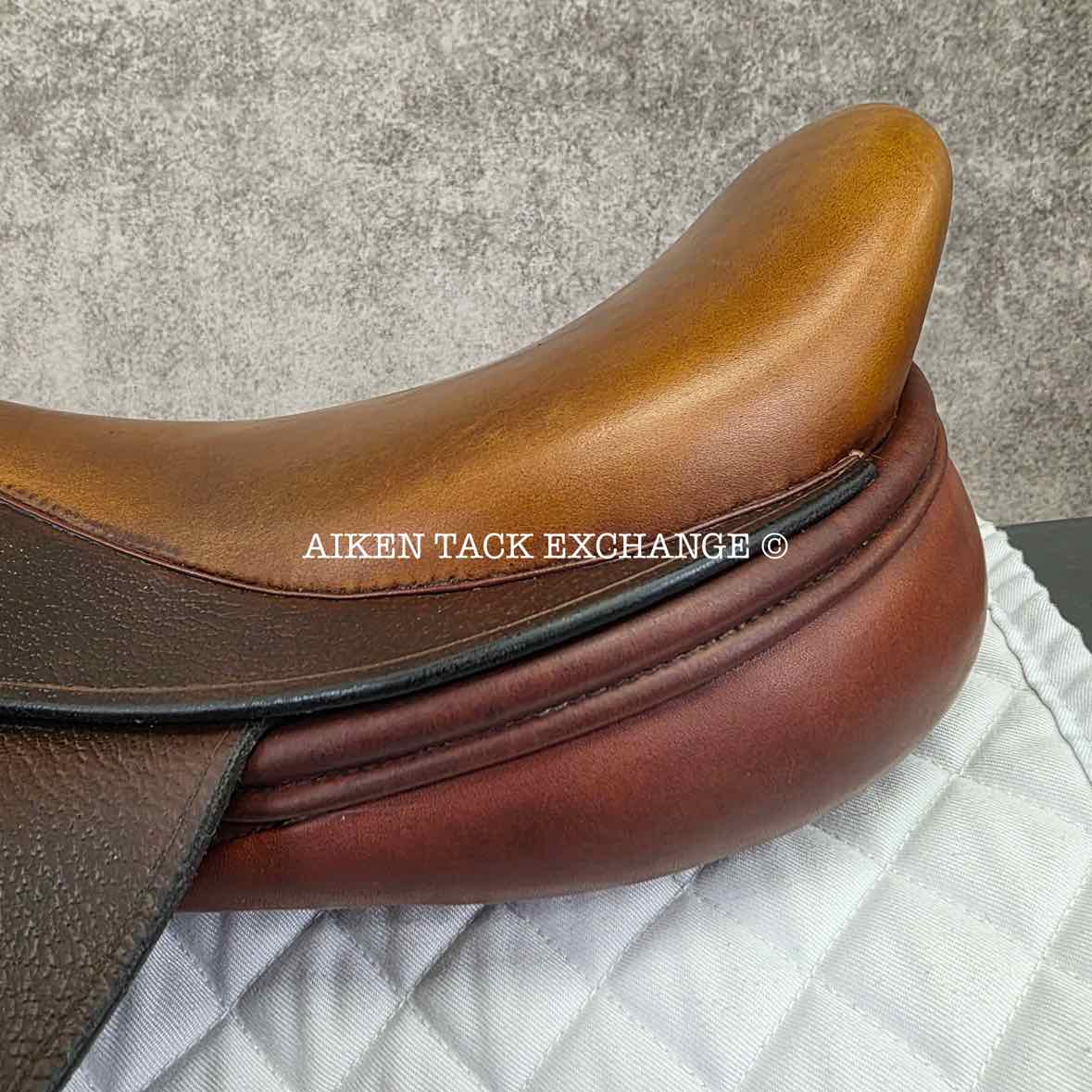 **SOLD** Balance by Frank Baines Jump Saddle, 17" Seat, X-Wide Hoop Tree, Wool Flocked Panels