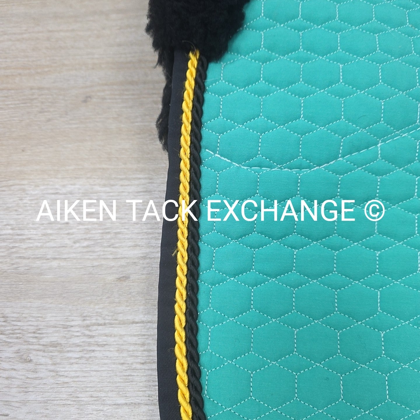 Mattes Dressage Trekking Saddle Pad with Sheepskin, Size Medium