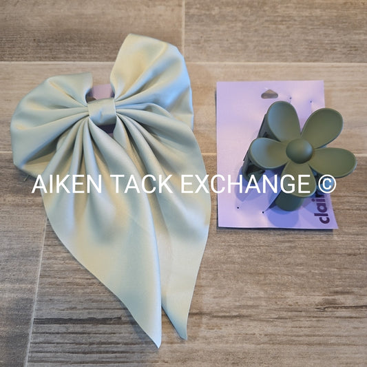 Claire's Hair Bundle - 1 Claw Clip, 1 Hair Clip