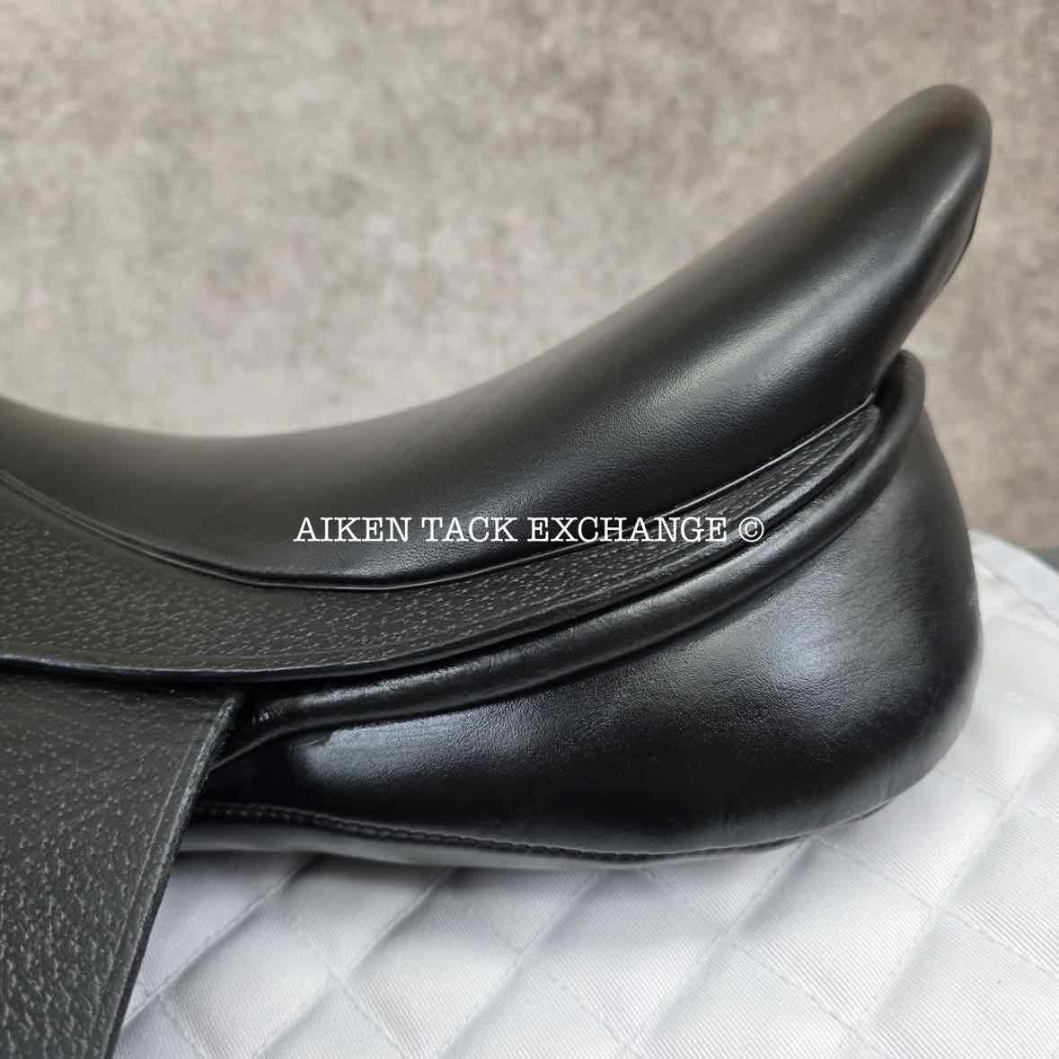 Performer Dressage Saddle, 17.5" Seat, Wide Tree, Wool Flocked Panels