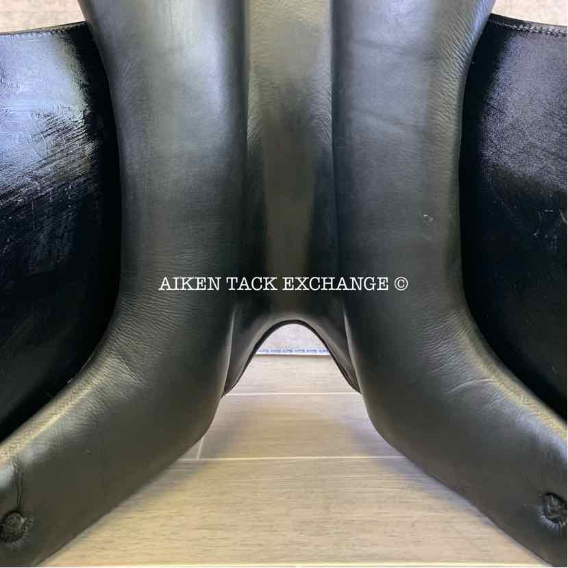 **SOLD** 2018 Kentaur Ithaka AP Monoflap Dressage Saddle, 17.5" Seat, Medium Wide Tree, Wool Flocked Panels
