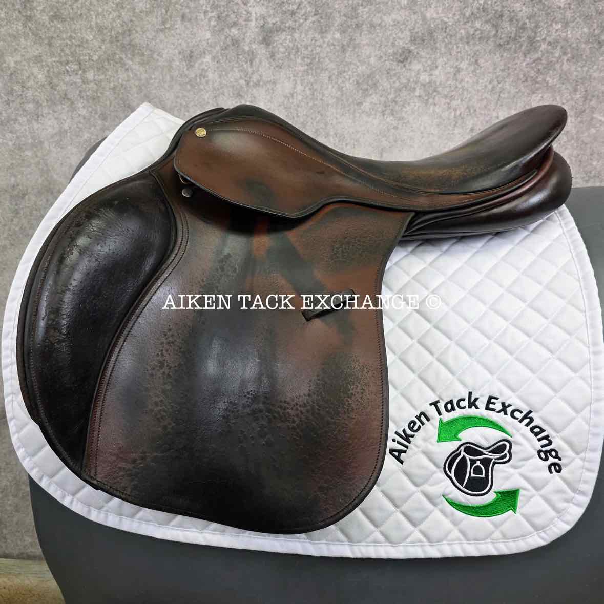 2005 County Conquest Jump Saddle, 18" Seat, Medium Tree, Wool Flocked Panels