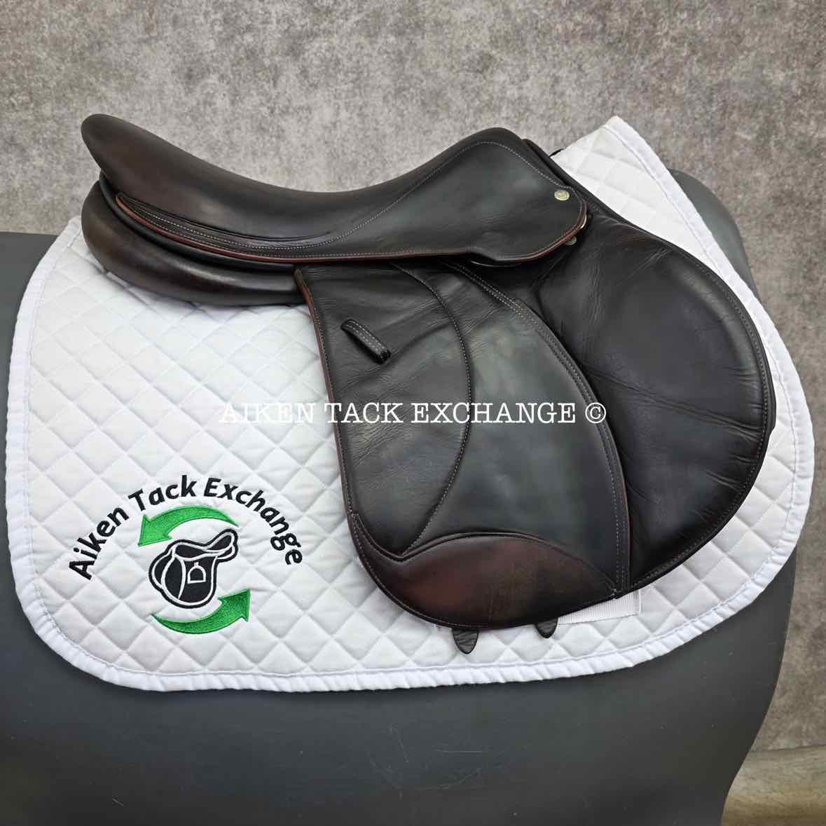 2011 Voltaire Palm Beach Close Contact Jump Saddle, 17.5" Seat, 2A Flap, Medium Wide Tree, PRO Panels, Full Buffalo Leather