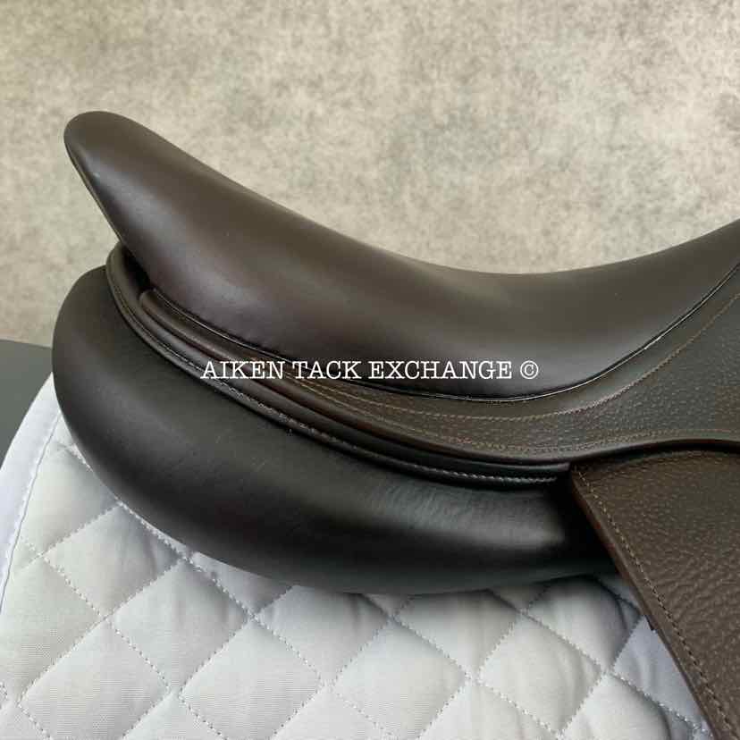 **SOLD** 2016 CWD SE02 Close Contact Jump Saddle, 17.5" Seat, 2L Flap, Medium Tree, Foam Panels