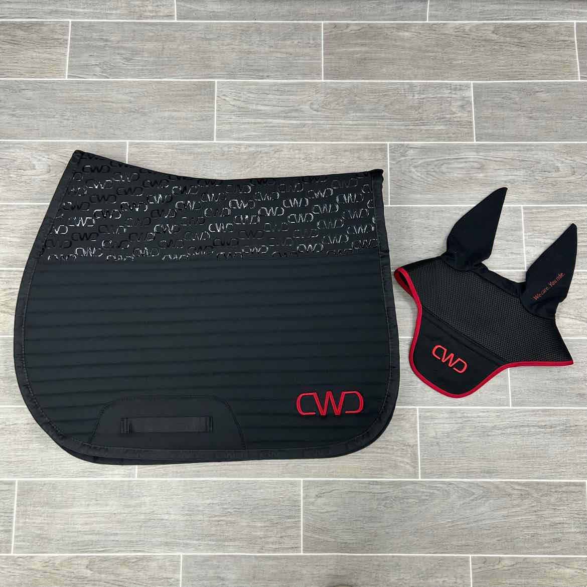 CWD Jumping Saddle Pad with Matching Ear Bonnet, Size Full