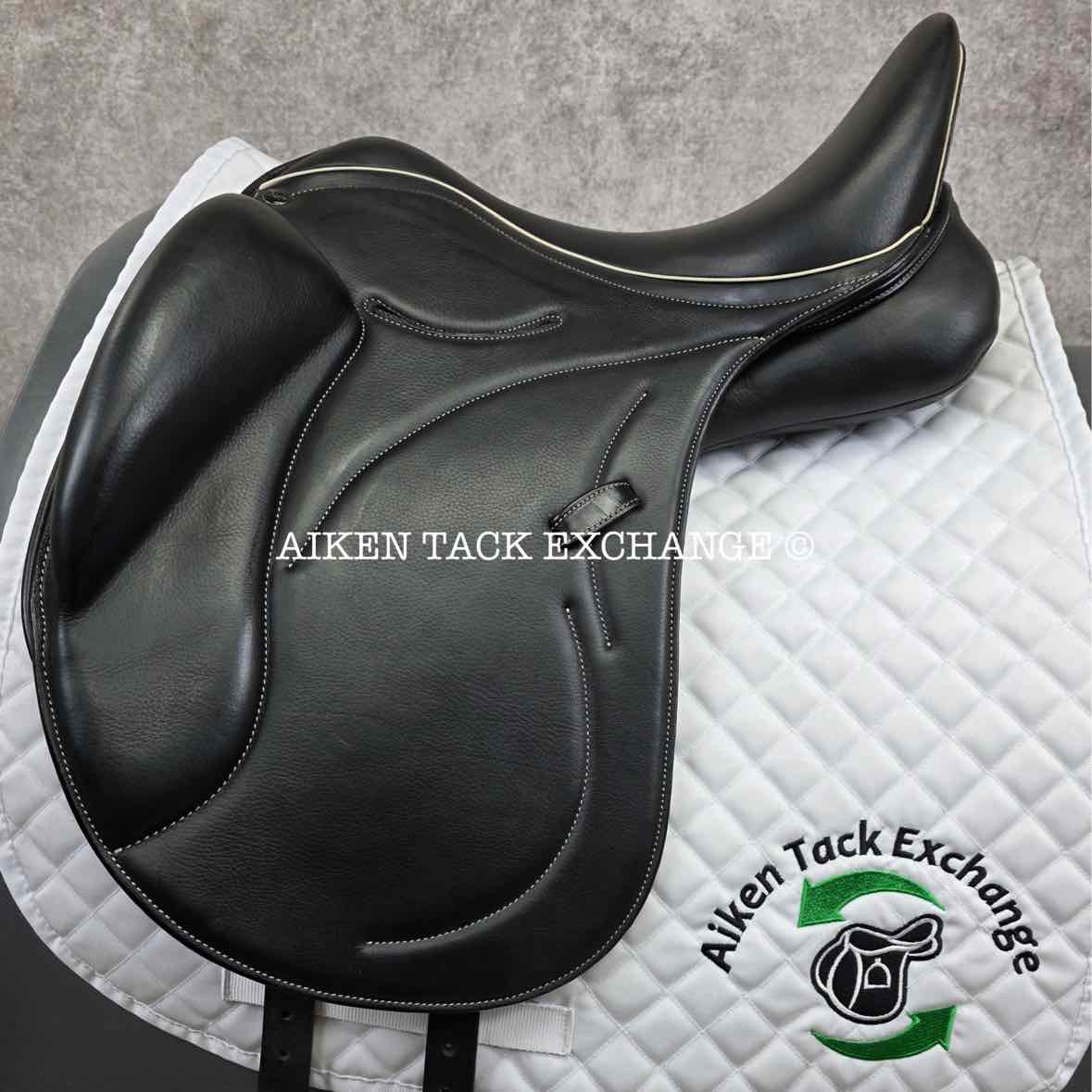 2023 MaxFlex Savannah Dressage Saddle, 17.5" Seat, XX-Wide Tree, Wool Flocked Panels