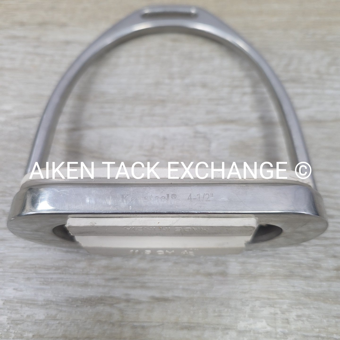 Korsteel Fillis Stirrup Irons with Engraved Crystal Detail, 4.5"