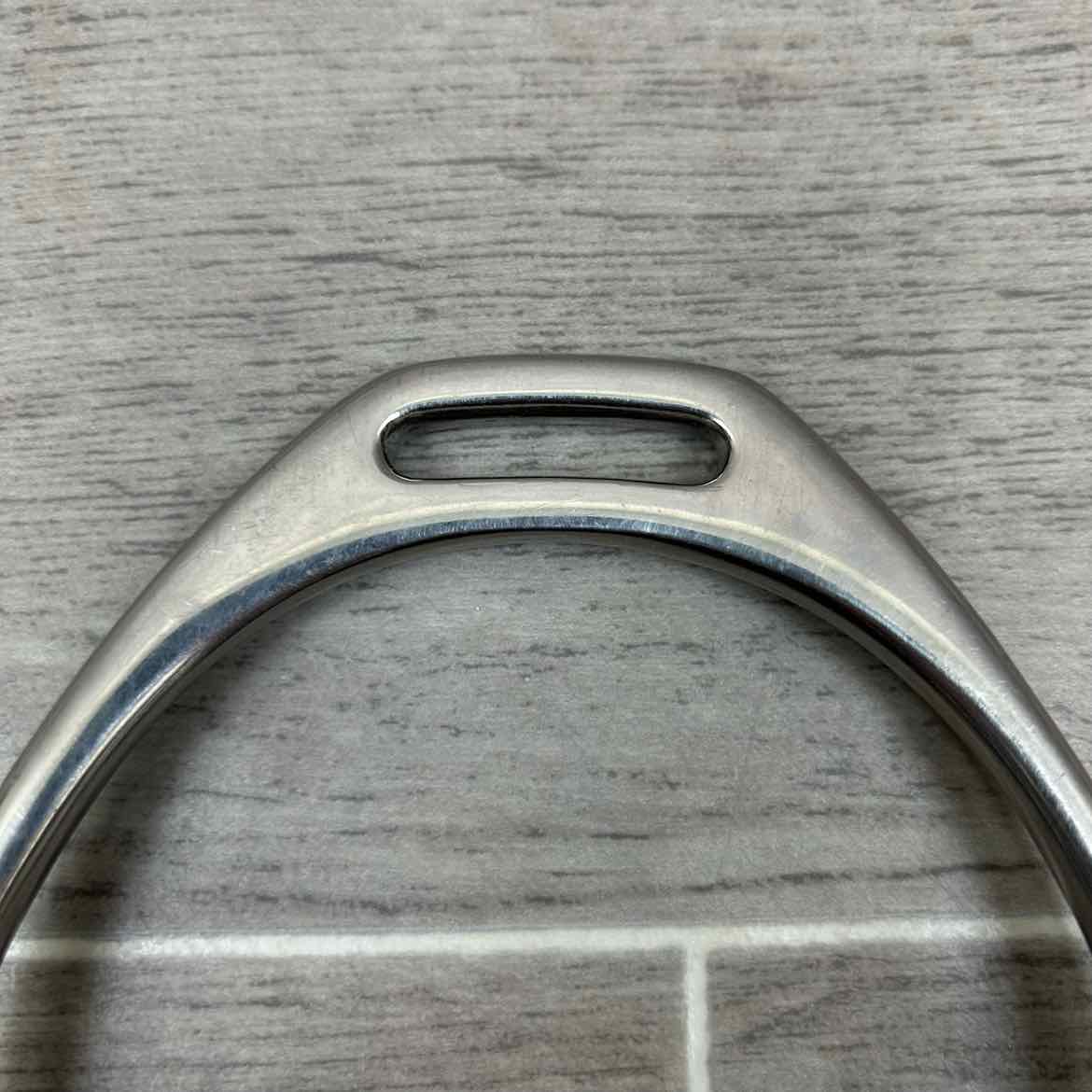 Metalab Fillis Stirrup Irons with Sure Grip Stirrup Pads 4.5"