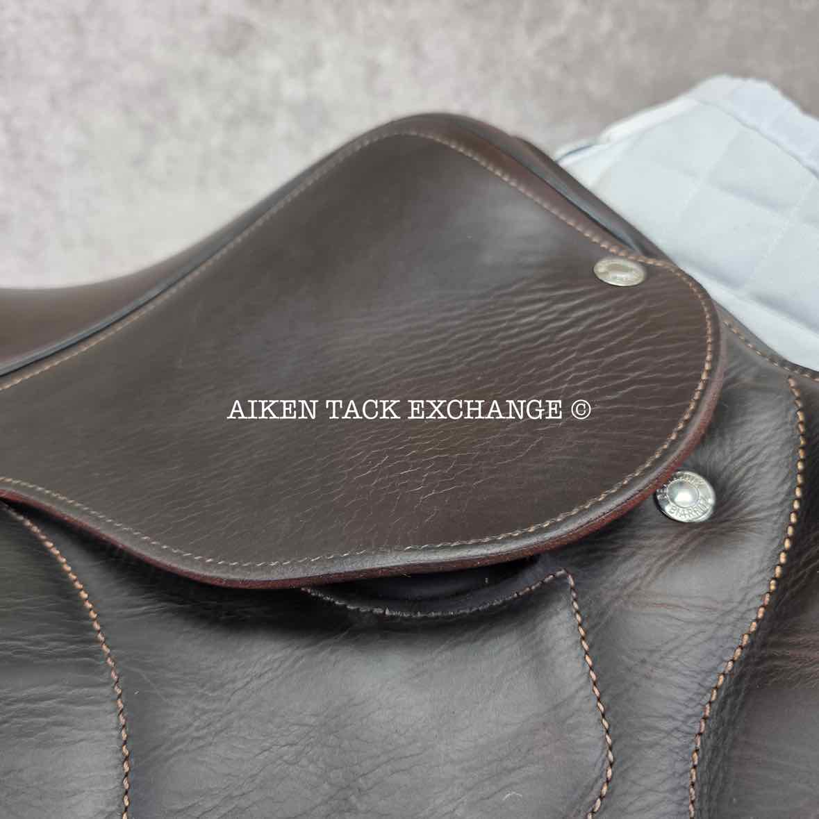 2017 Devoucoux Biarritz Lab Close Contact Jump Saddle, 17.5" Seat, 2A Flap, Medium Wide Tree, D3D Panels, Full Buffalo Leather