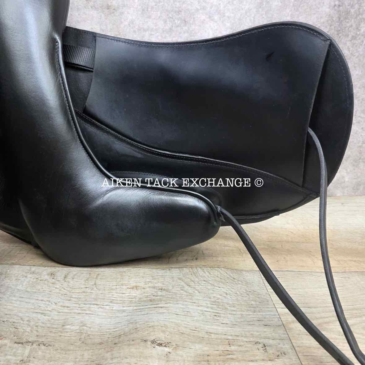 **On Trial** 2017 Custom Saddlery Wolfgang Gemini R Monoflap Dressage Saddle, 17.5" Seat, Adjustable Tree, Wool Flocked Panels