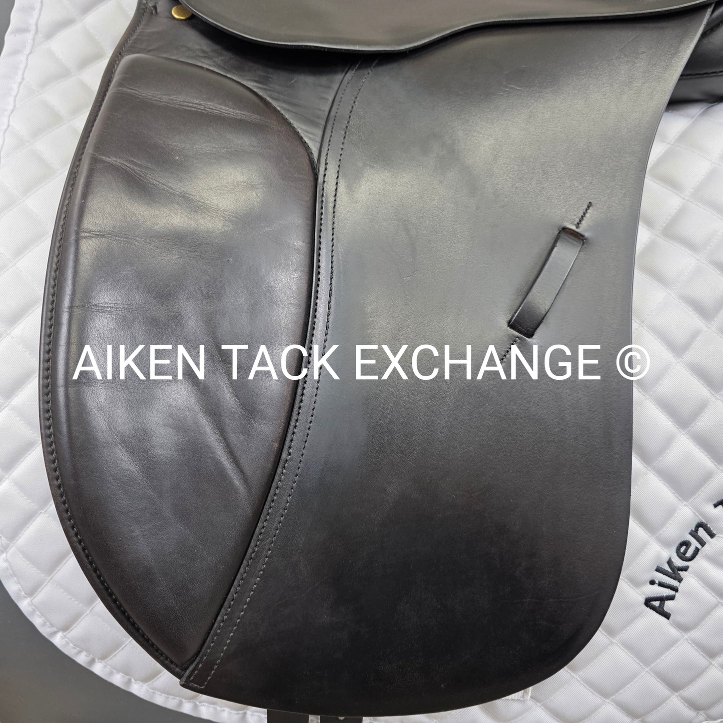 Albion Original Comfort Dressage Saddle, 17.5" Seat, Medium Wide Tree, Wool Flocked Panels