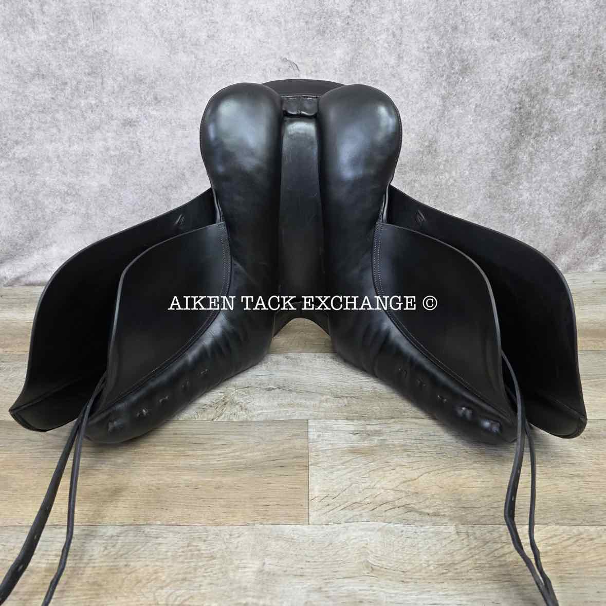 Anky Dressage Saddle, 17" Seat, Medium Wide Tree, Wool Flocked Panels