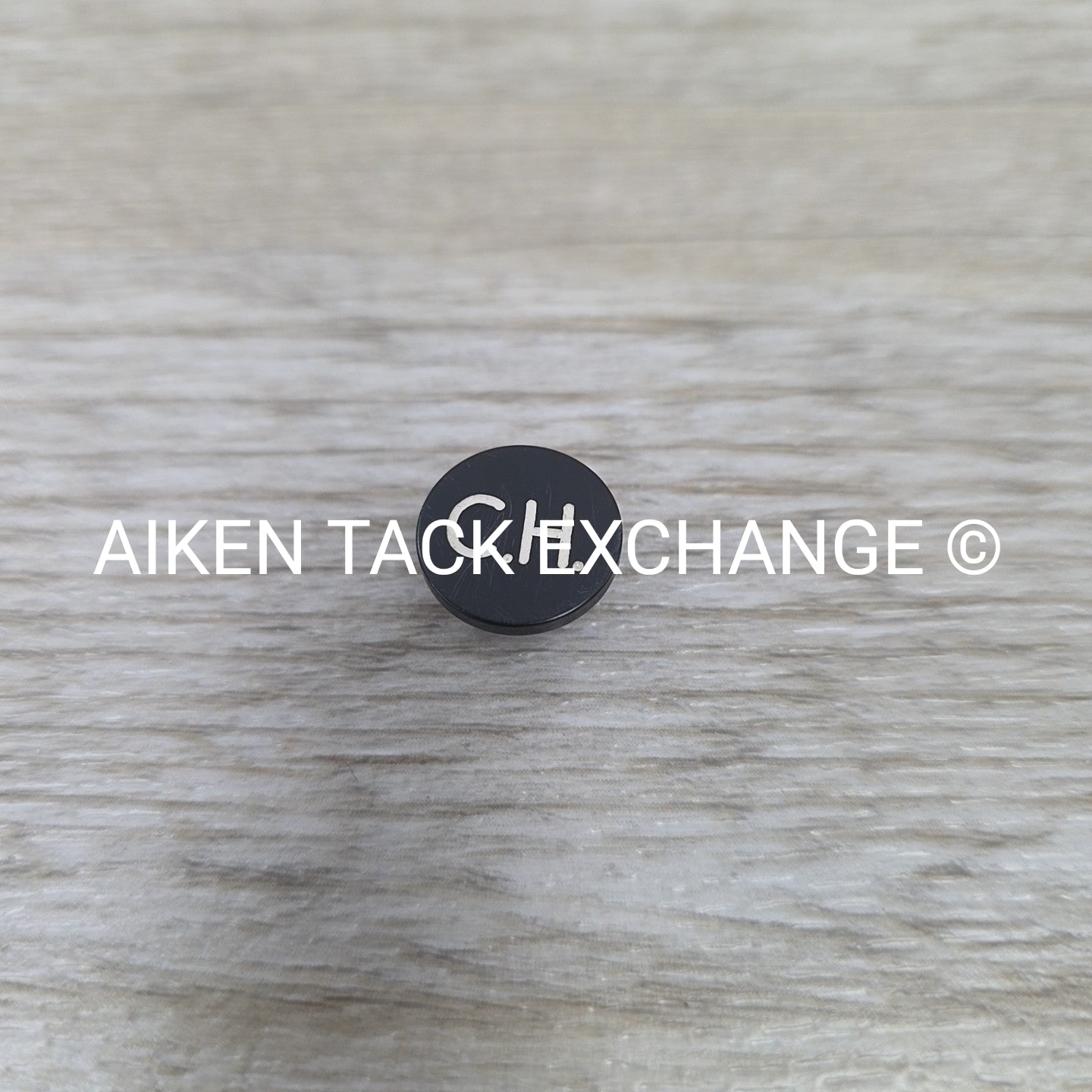 Camden Hunt Button, Small – Aiken Tack Exchange