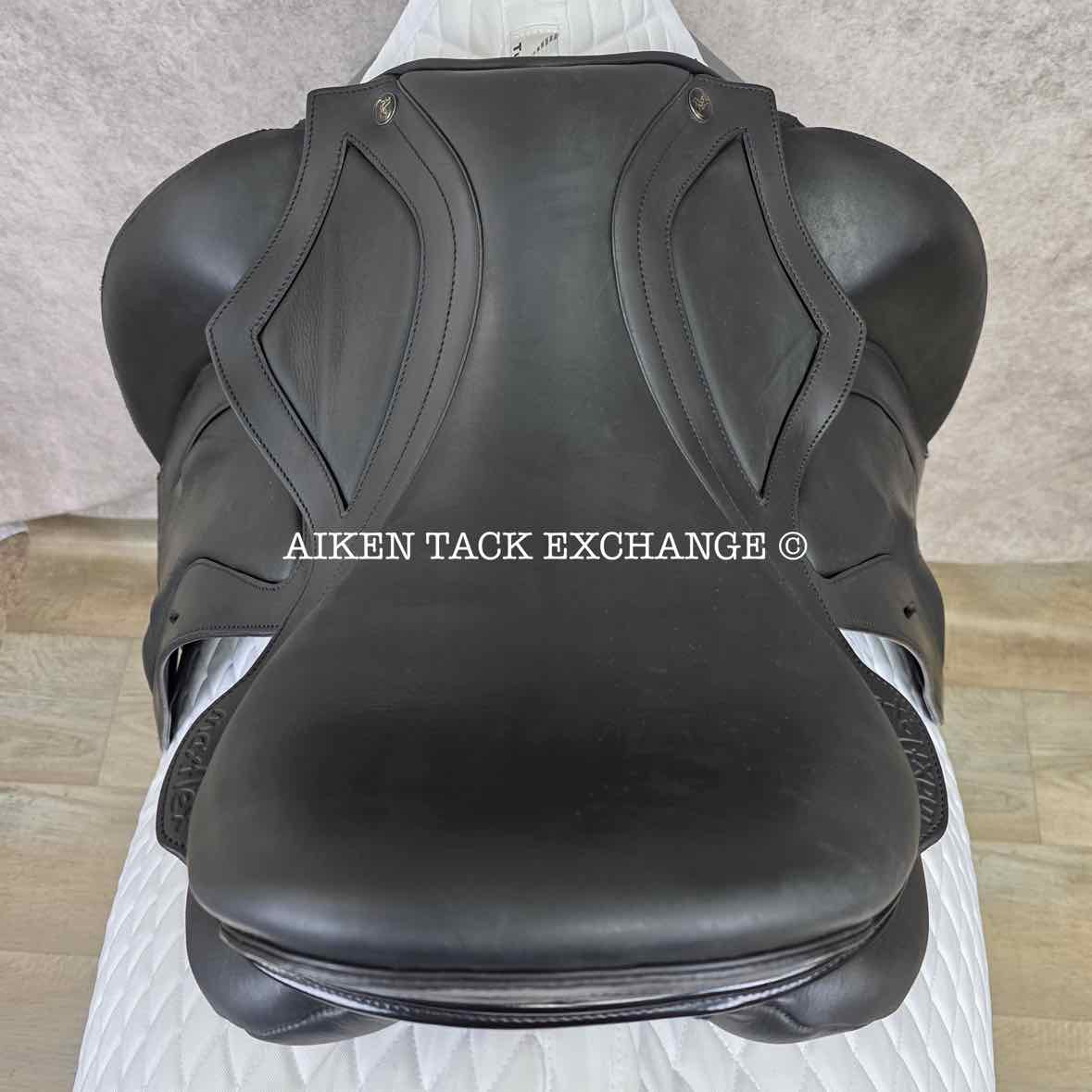 2022 MaxFlex Melina Pro Monoflap Dressage Saddle, 17" Seat, Flex Tree - Extra Wide (Adjustable), Wool Flocked Panels