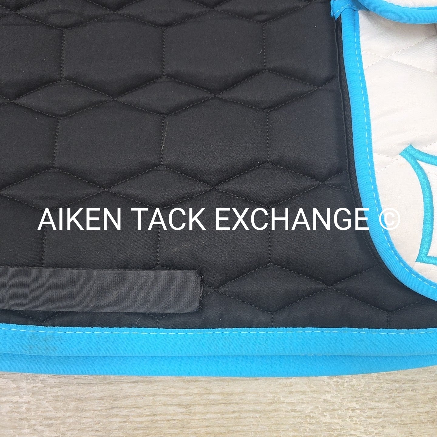 Mattes Dressage Trekking Saddle Pad with Sheepskin, Size Medium