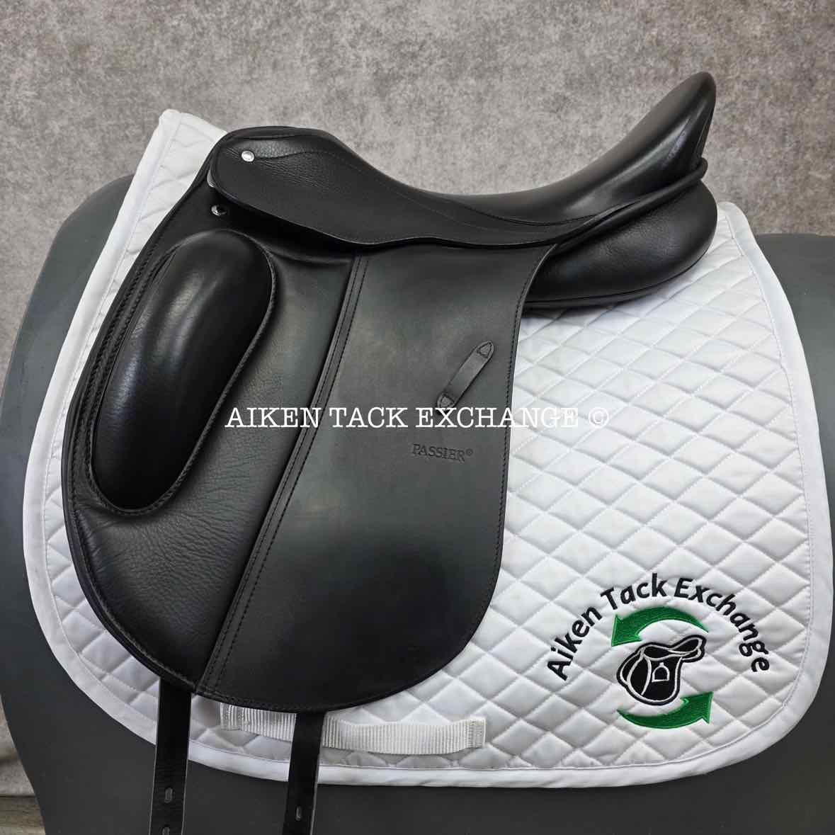 **SOLD** 2023 Passier Evo-D Monoflap Dressage Saddle, 17.5" Seat, Medium Wide Tree, Wool Flocked Panels