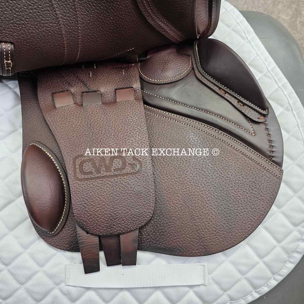 2024 CWD SE01 Close Contact Jump Saddle, 17" Seat, 3CH Flap, Medium Tree, Foam Panels, Full Buffalo Leather