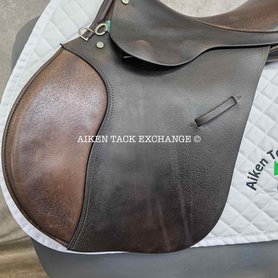 Ainsley Chester Jump Saddle, 17" Seat, Forward Flap, Medium Tree, Wool Flocked Panels