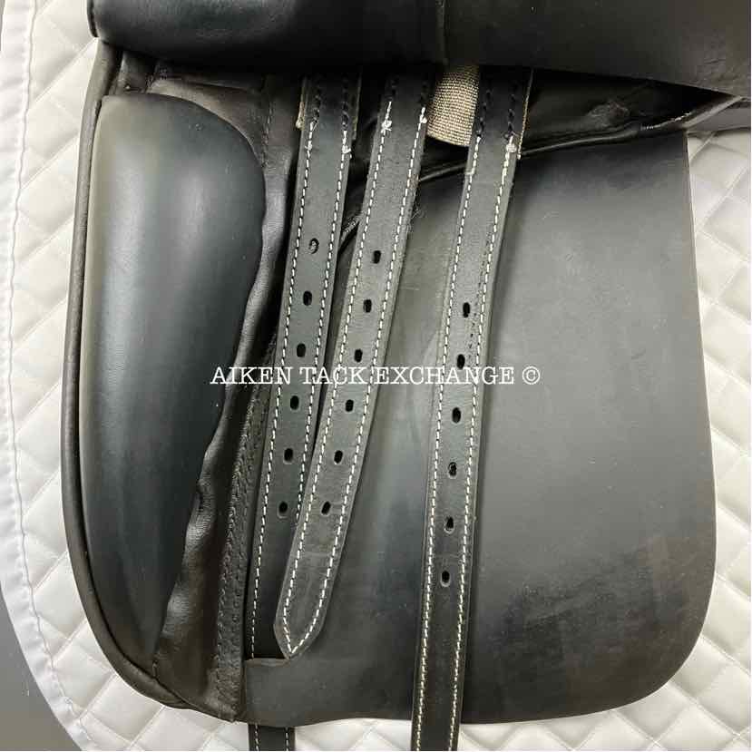 **SOLD** Stubben Endurance Dressage Saddle, 17.5" Seat, Short Flap, 31cm Tree - Medium Wide, Wool Flocked Panels
