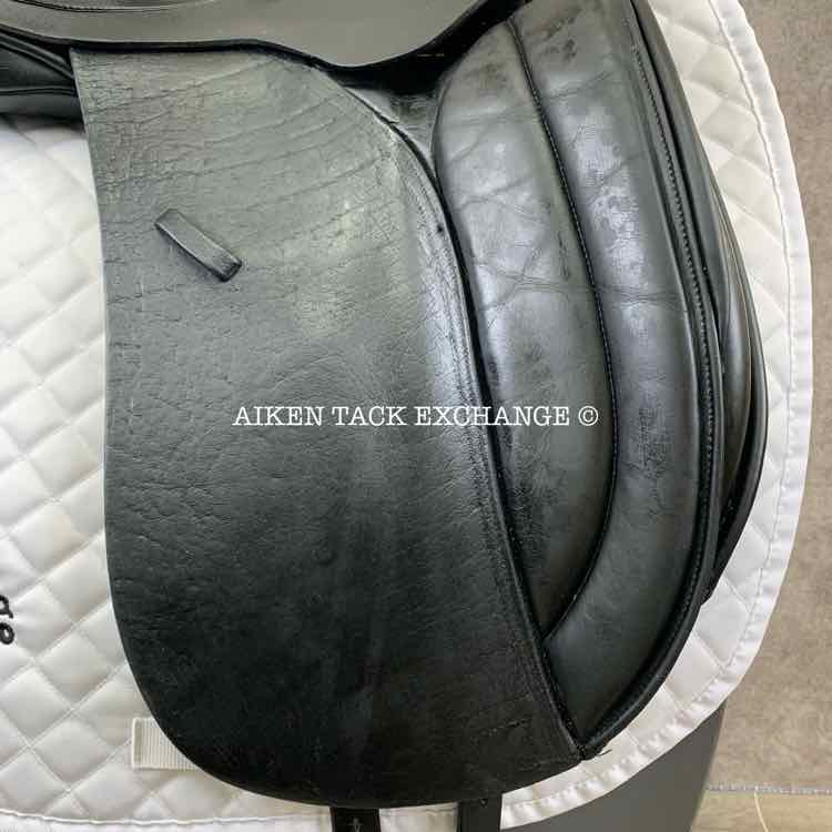 **SOLD** Cynron Dressage Saddle, 17.5" Seat, Medium Wide Tree, Wool Flocked Panels, Buffalo Leather