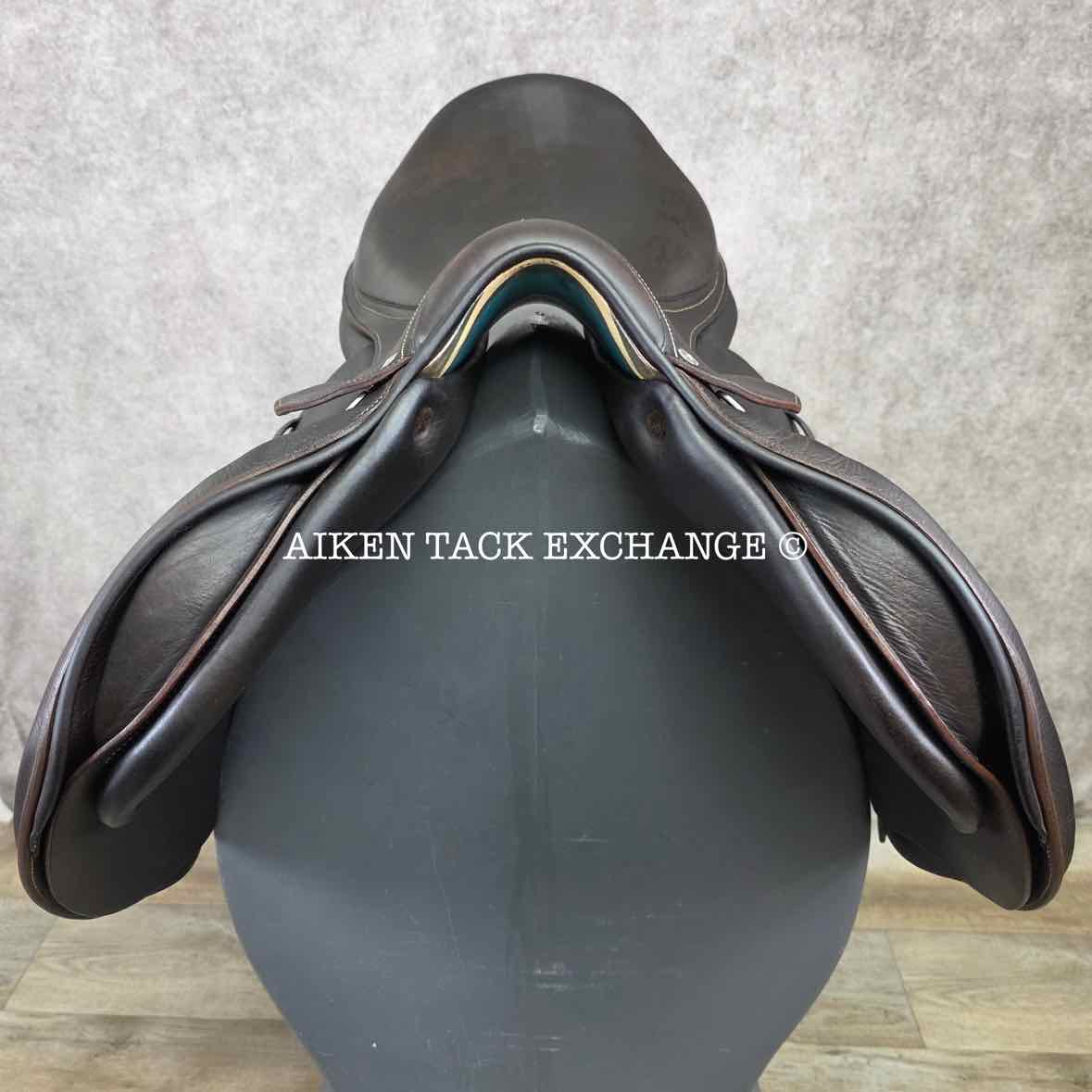2015 Voltaire Stuttgart Jump Saddle, 17.5" Seat, 3AA Flap, Medium Wide Tree, PRO Panels, Full Buffalo Leather
