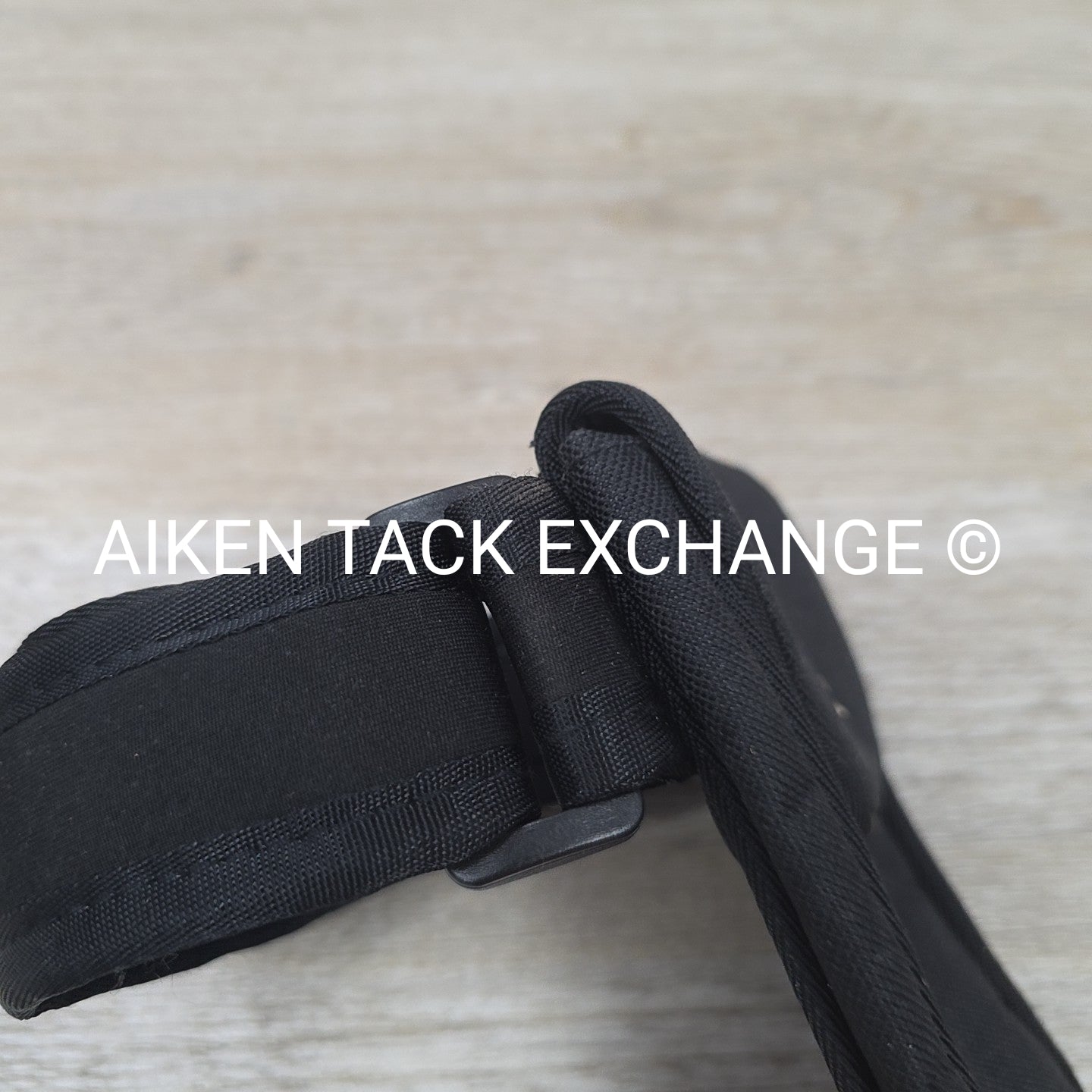 Woof Hoof Magnetic Cell Phone Holder