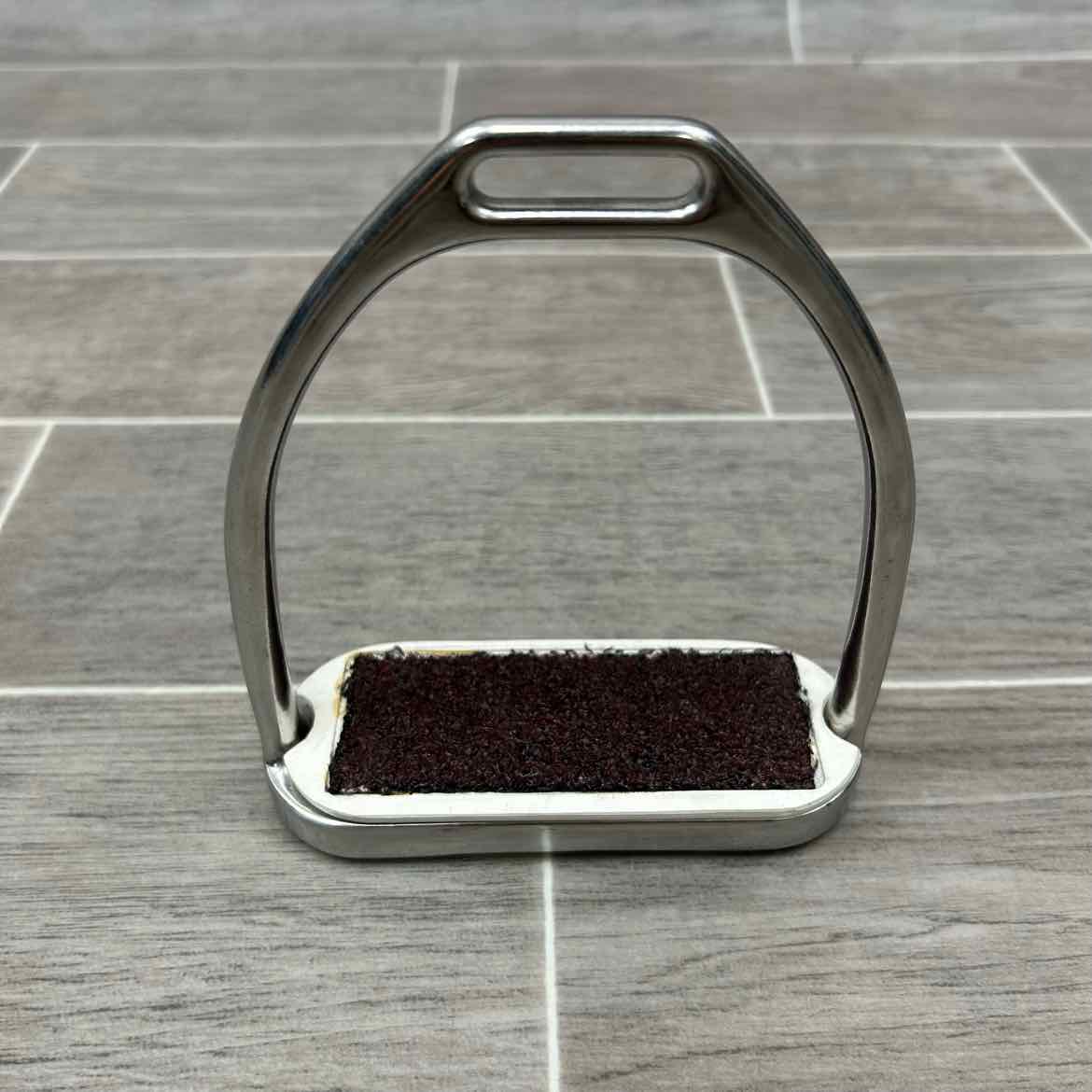 Fillis Stirrup Irons with Sure Grip Stirrup Pads, 4.75"