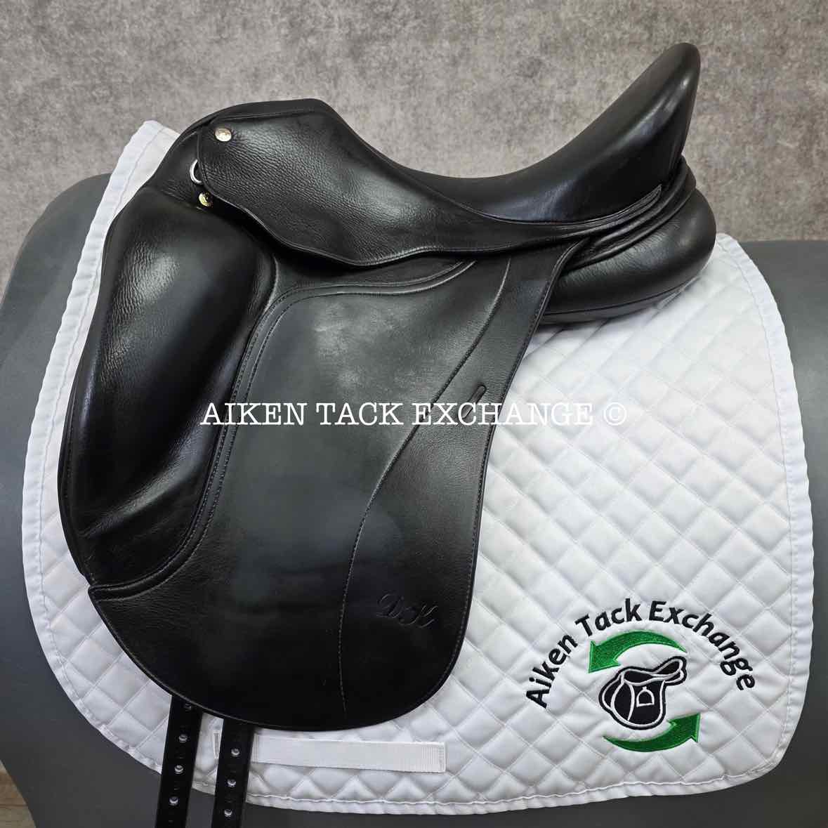 2006 DK Saddlery Freedom Monoflap Dressage Saddle, 17" Seat, M/MW Tree, Wool Flocked Panels