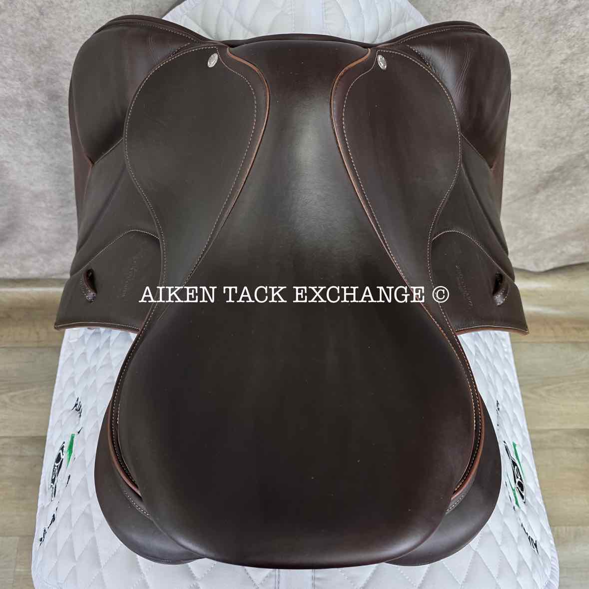 2025 Devoucoux Biarritz O Close Contact Jump Saddle, 16.5" Seat, 1 Flap, Medium Tree, D3D Panels, Full Buffalo Leather