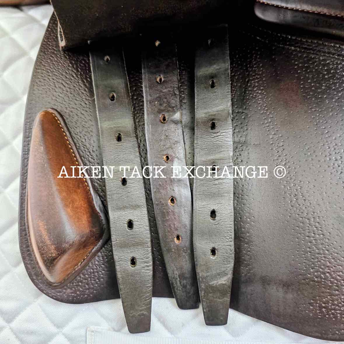 2011 CWD SE01 Close Contact Jump Saddle, 17" Seat, 3L Flap, Medium Wide Tree, Foam Panels, Full Buffalo Leather