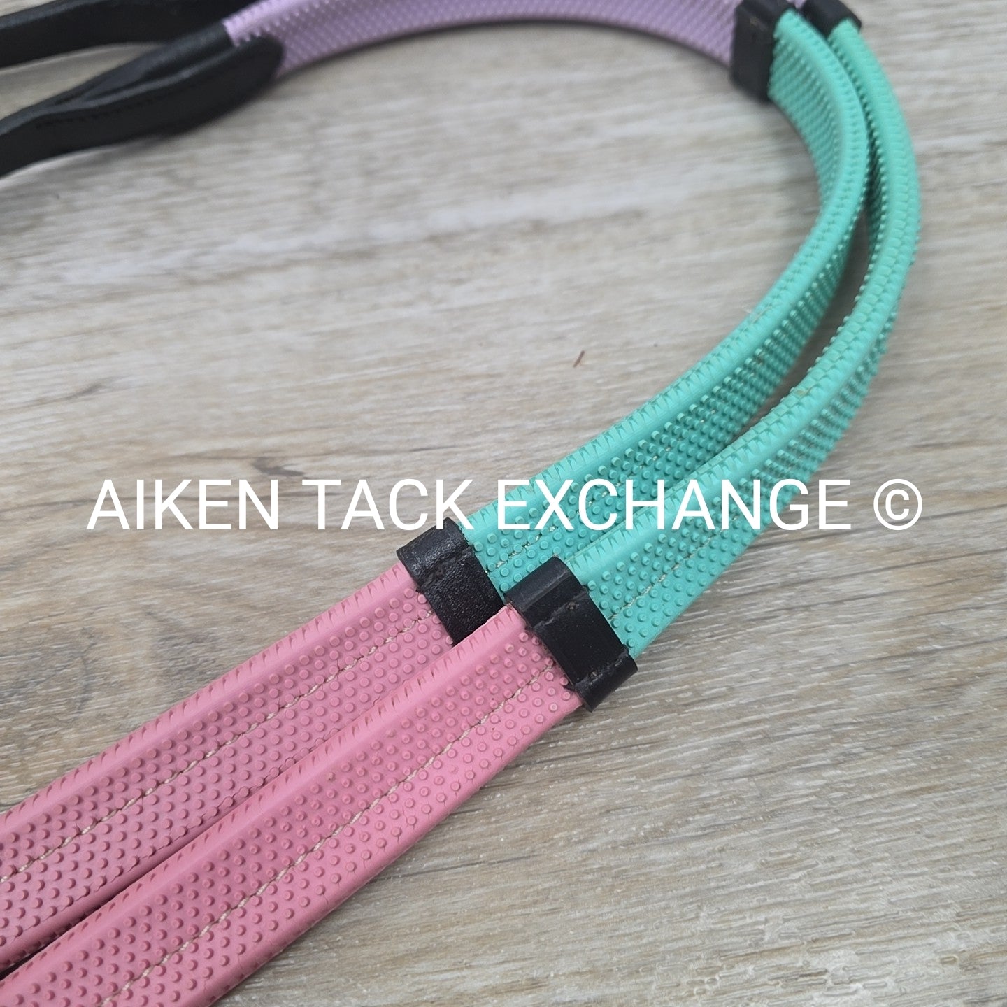 Rubber Grip Rainbow Reins, Black, Size Full