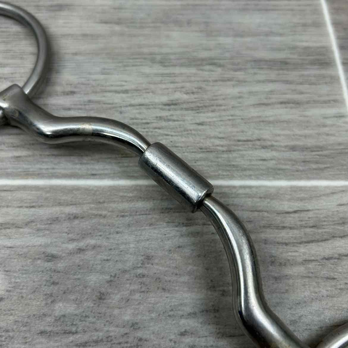 Myler Loose Ring with Wide Low Ported Barrel MB 33 WL 5.25"