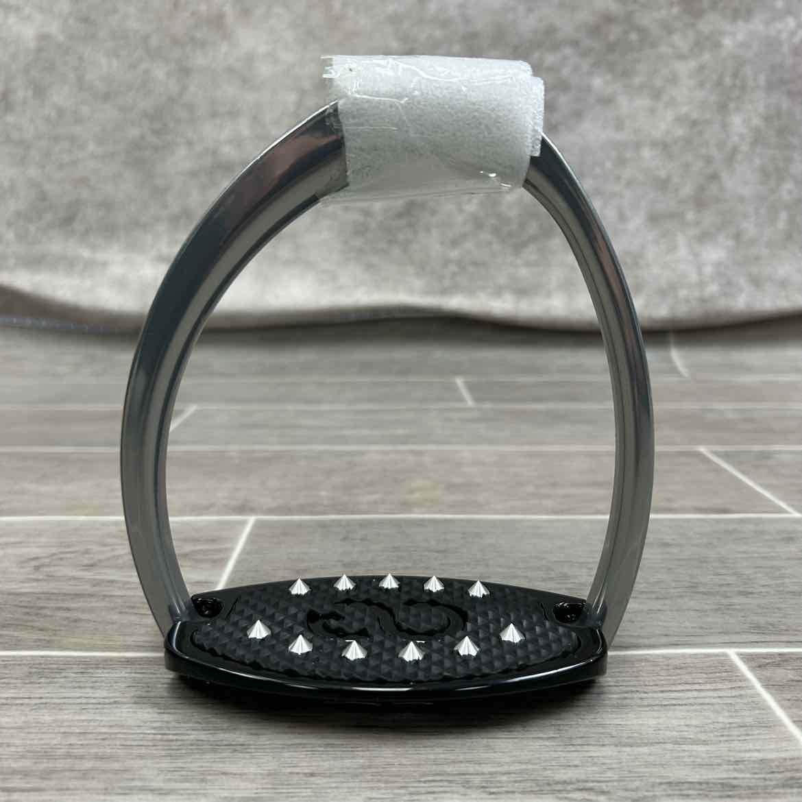 American Equus E'Lan Stirrups, 4.75