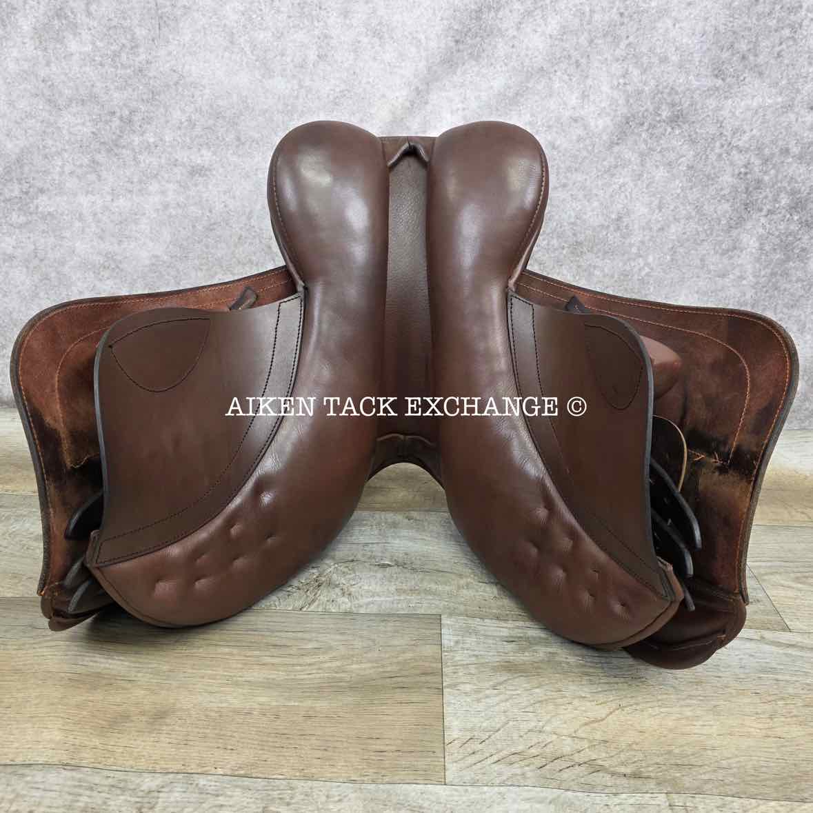 **SOLD** 2015 Black Country Wexford Jump Saddle, 16.5" Seat, Medium Tree, Wool Flocked Panels